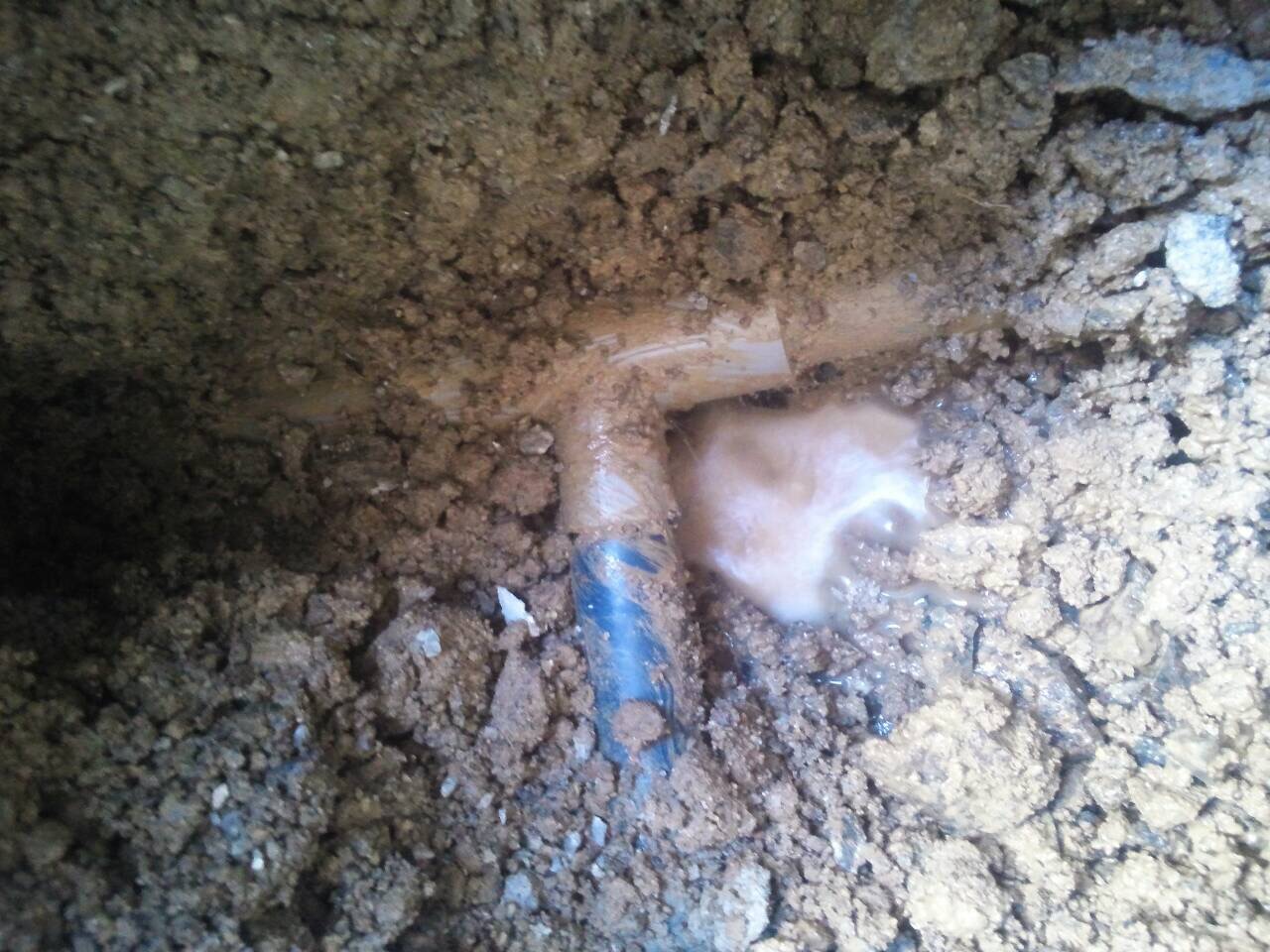 老朽化による給水管の漏水