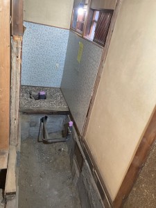 トイレ施工中1
