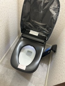 9BC0DD5F-EA72-4B80-B366-E2399EFDF84E