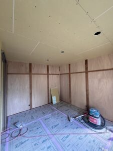 エコフルガードが敷かれたリフォーム現場