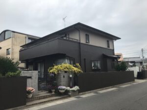 付帯部の色が暗い場合の配色の例