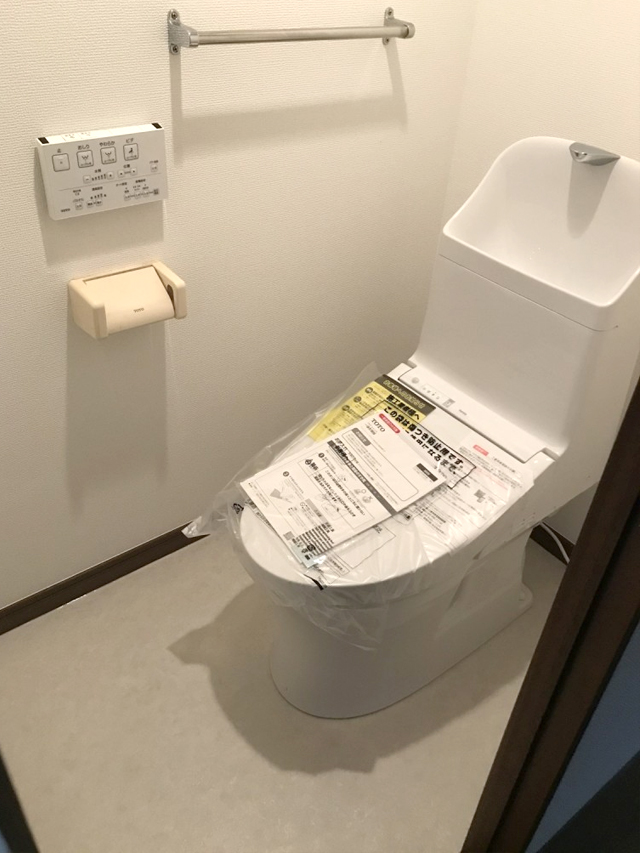 姫路市 匿名様邸 トイレの入れ替えとキッチン・洗面所の床の張替え工事工事