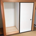 押入を仏間への造作工事をいたしました。
