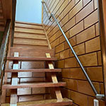 階段手すり取り付けで、安全な階段に！