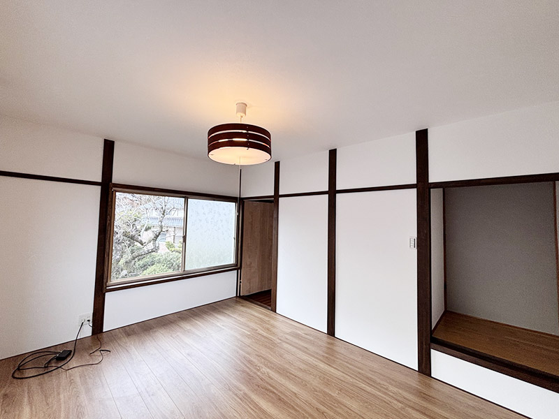 こだわりの詰まった明るくおしゃれなお部屋に！03