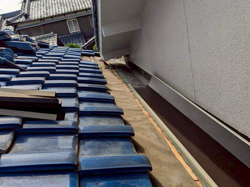 激しい雨も雨漏りしなくなりました。02