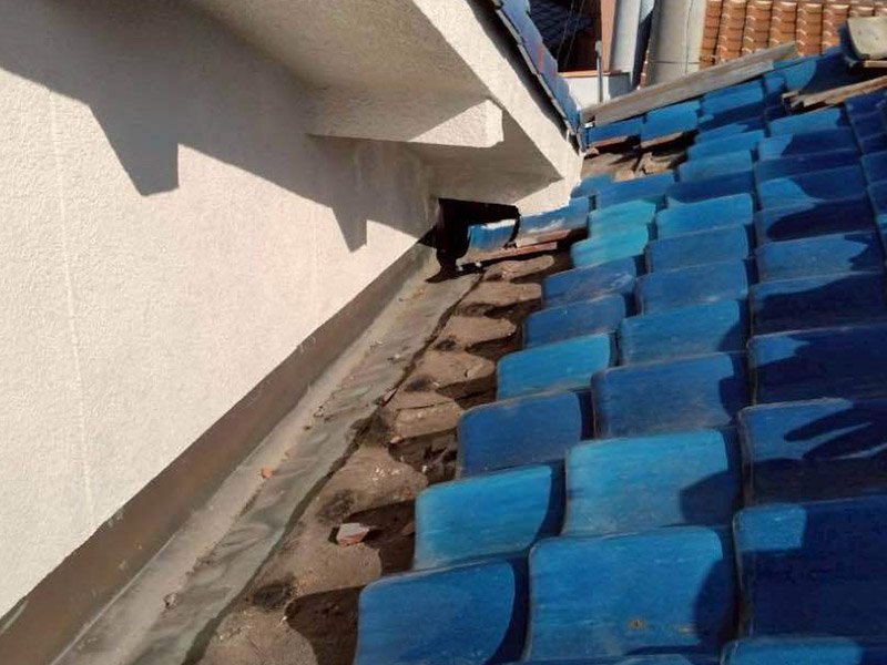 激しい雨も雨漏りしなくなりました。01