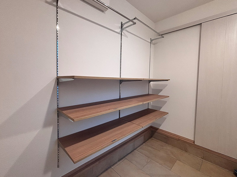 家の雰囲気に合った収納が増えました。02