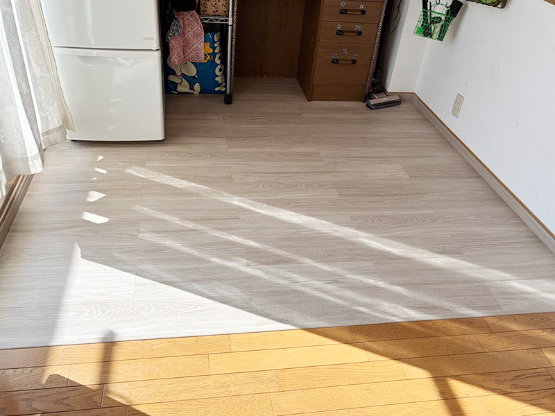 漏水跡もなくなり明るい床になりました
