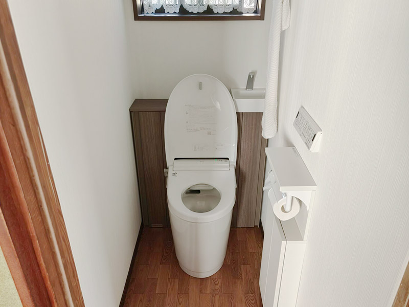 すっきりとした洋式トイレに！