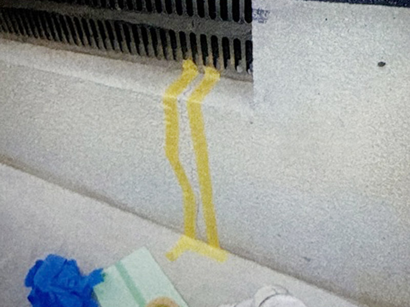 床下調査で基礎を貫通するひび割れが発覚03