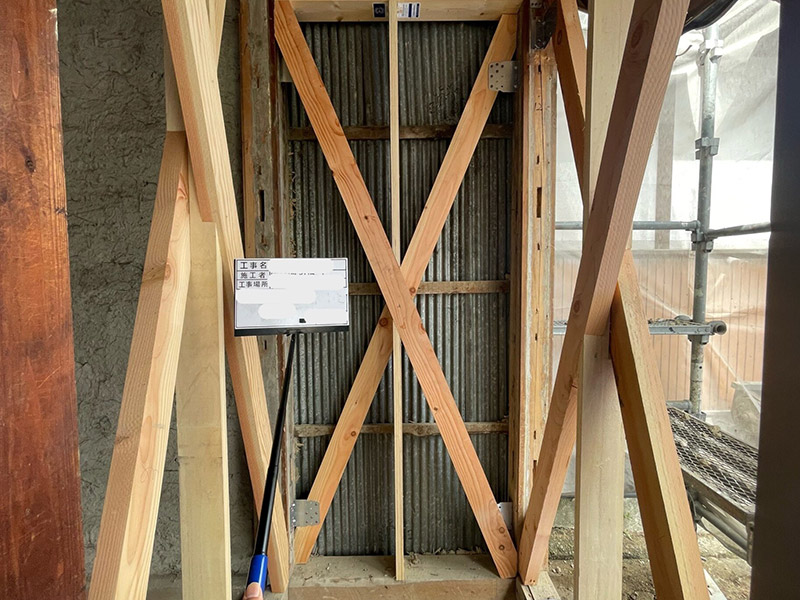 屋根は重い土葺きの瓦から、軽量瓦へ03