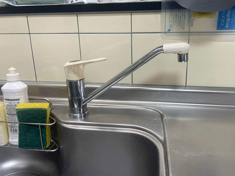 同じ形状の新しい水栓に01